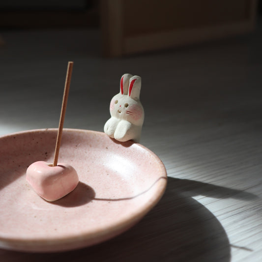 戀愛中的小兔線香座|Baby Rabbit Falling In Love Incense Holder