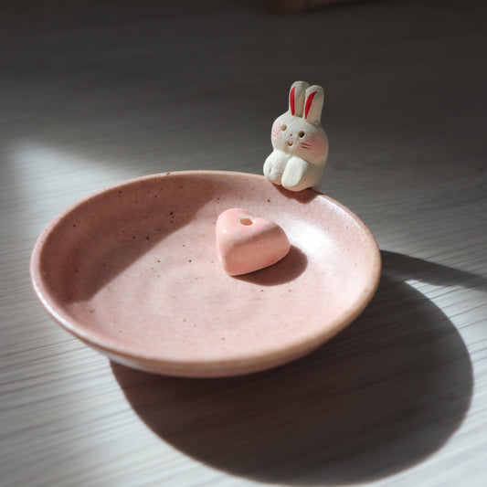 戀愛中的小兔線香座｜Baby Rabbit Falling In Love Incense Holder