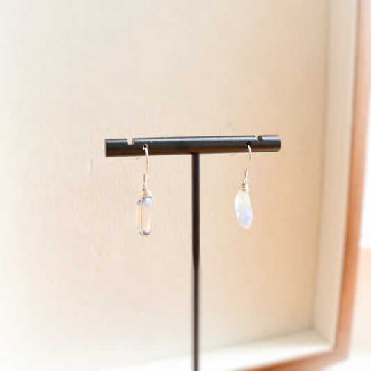 ｜人手繞線｜藍線石英耳環｜Blue Velvet Quartz Earrings With Hand - Wrapped Wire