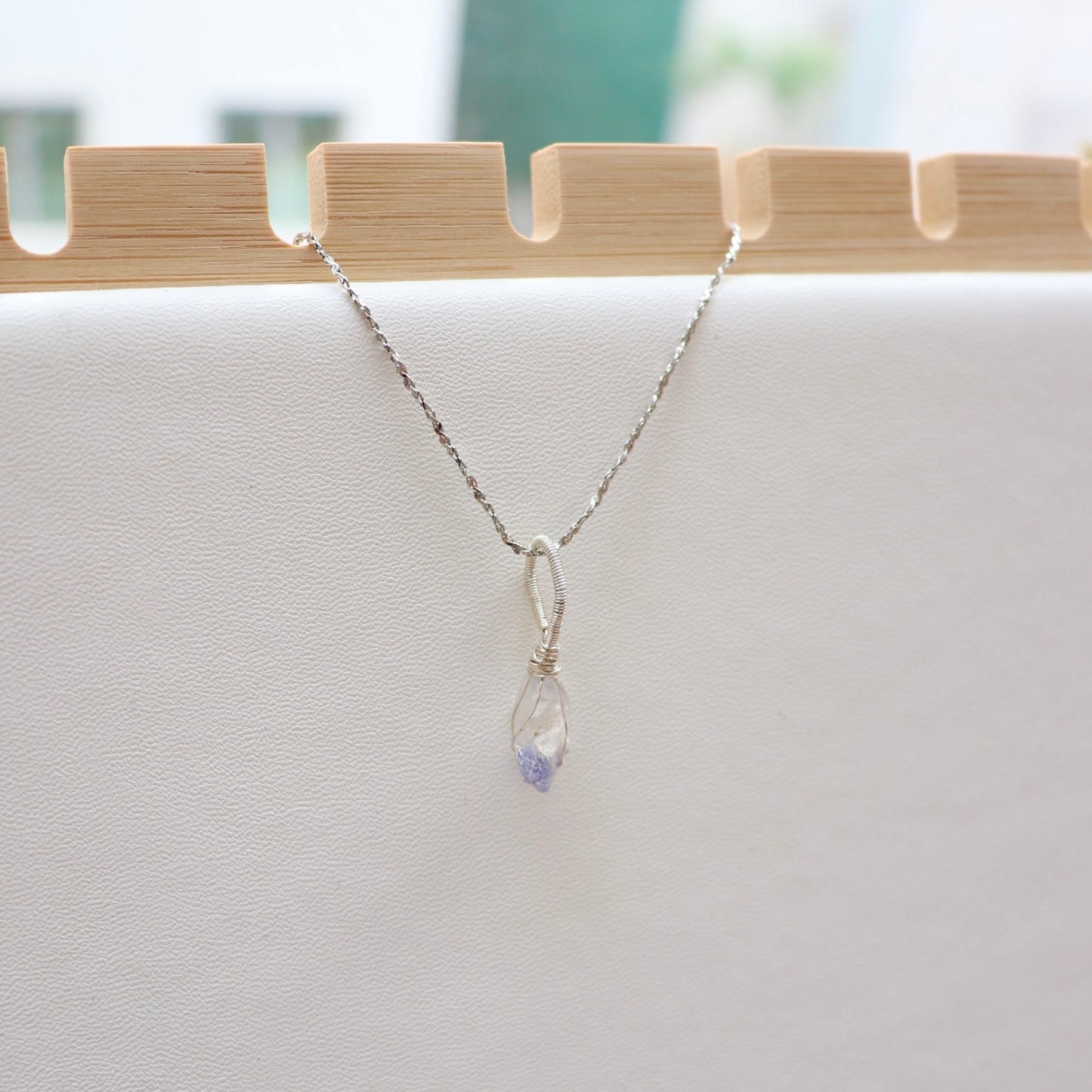 ｜人手繞線｜藍線石英原石吊墜(0.7g)｜Blue Velvet Quartz Raw Charm Pendant With Hand - Wrapped Wire(0.7g)
