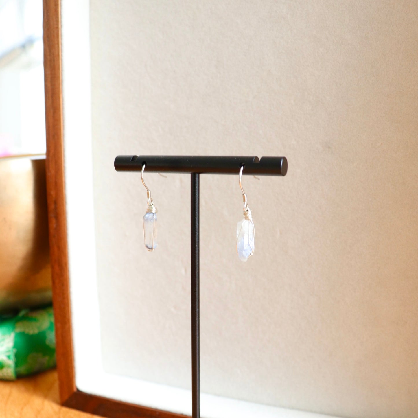 ｜人手繞線｜藍線石英耳環｜Blue Velvet Quartz Earrings With Hand - Wrapped Wire