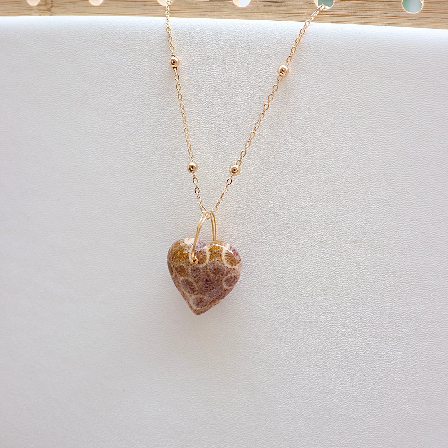 ｜人手繞線｜珊瑚石心形吊墜(8.3g)｜Fossil Coral Heart - Shaped Pendant With Hand - Wrapped Wire (8.3g)