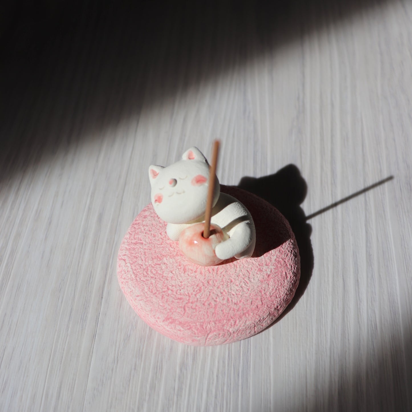 粉紅月球小貓迷你線香座｜Kitten On a Pink Moon Mini Incense Holder