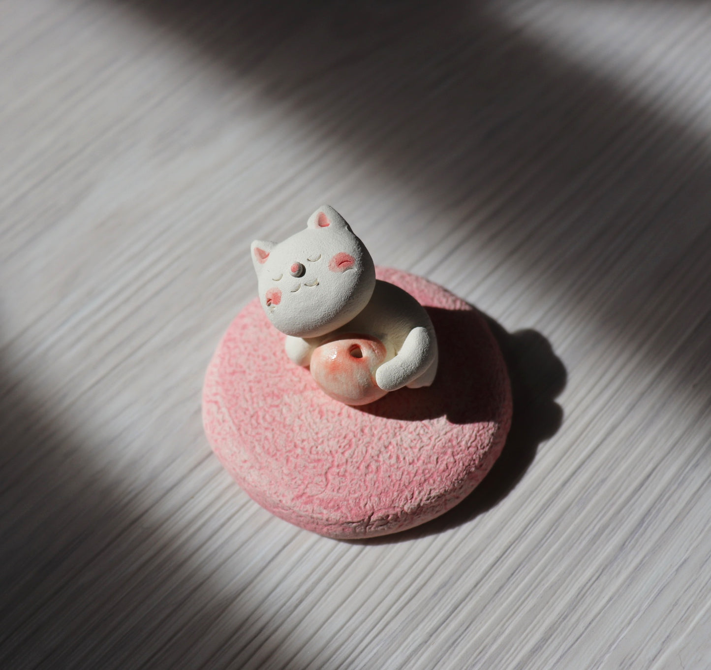 粉紅月球小貓迷你線香座｜Kitten On a Pink Moon Mini Incense Holder