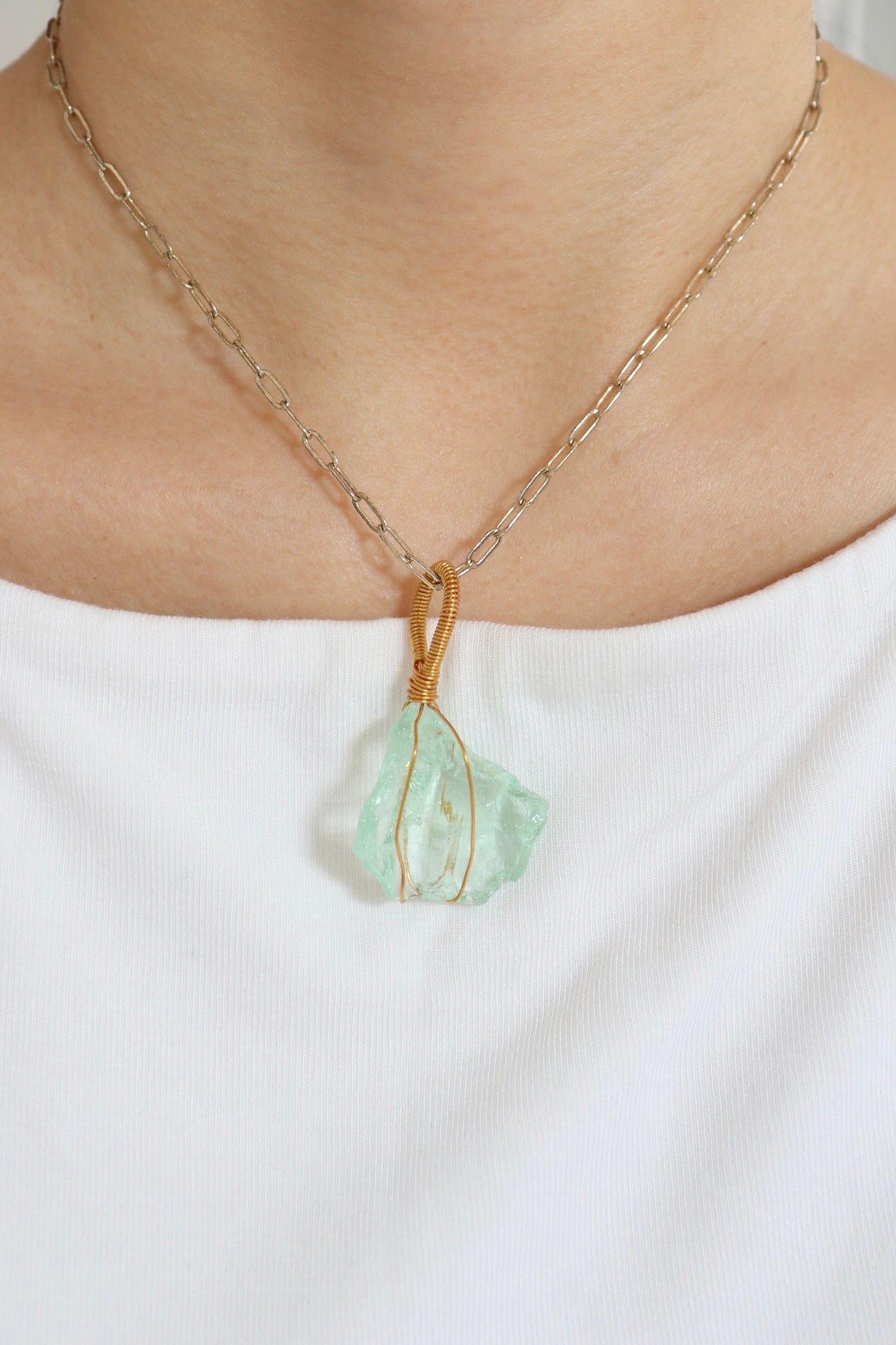｜人手繞線｜ Andara 薄荷綠晶吊墜(8g)｜Andara Mint Green Crystal Pendant With Hand - Wrapped Wire(8g)