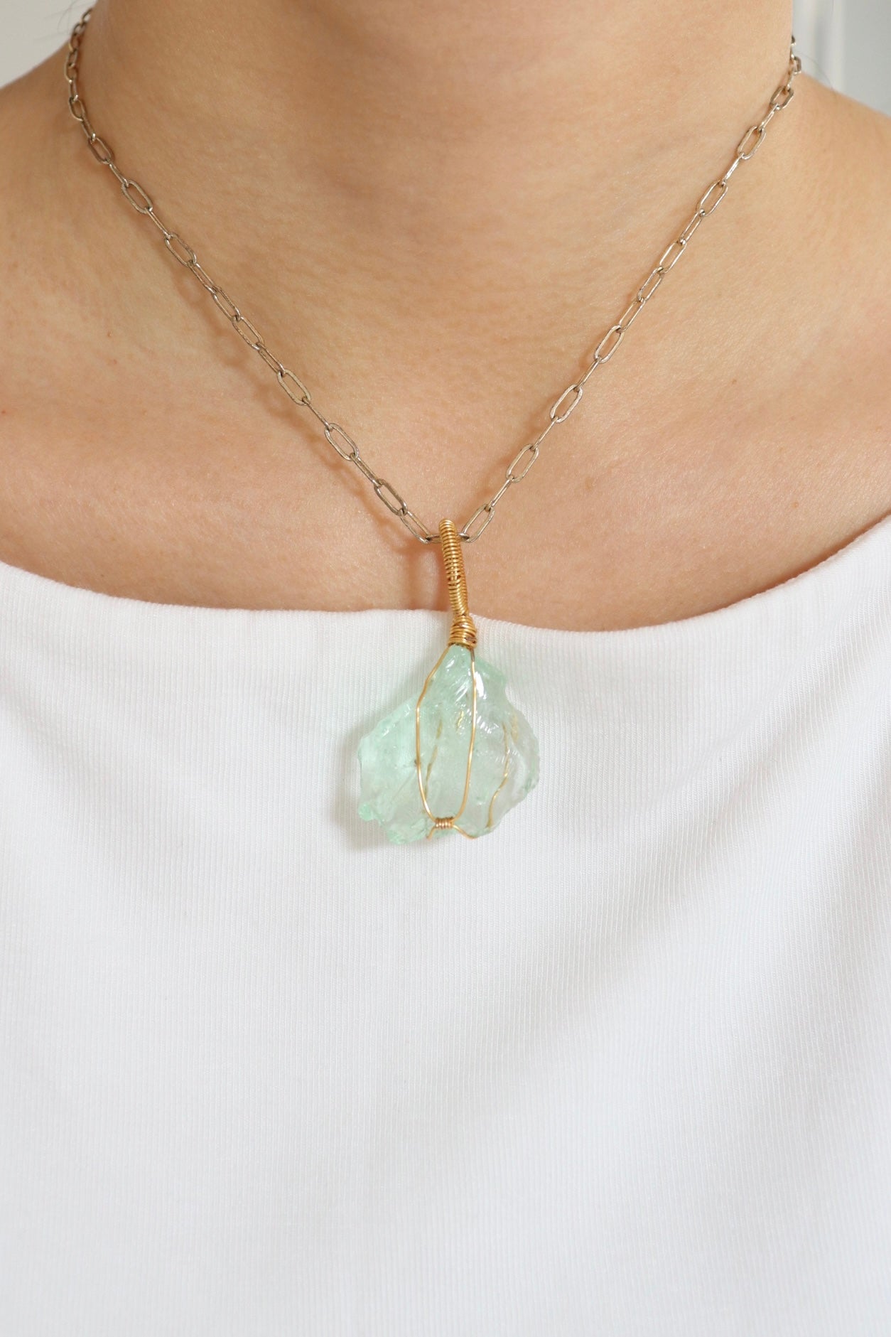 ｜人手繞線｜ Andara 薄荷綠晶吊墜(8g)｜Andara Mint Green Crystal Pendant With Hand - Wrapped Wire(8g)