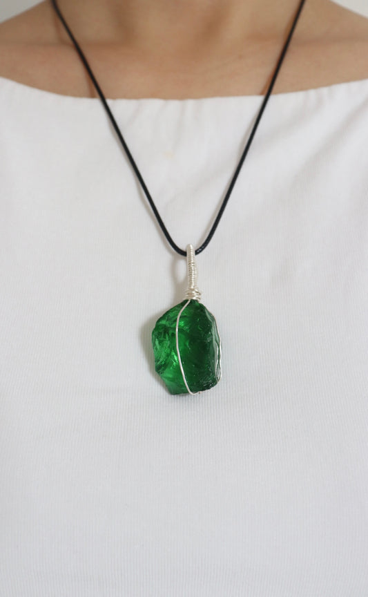 ｜人手繞線｜ Andara 墨綠寶石吊墜(13g)｜Andara Deep Green Charm Pendant With Hand - Wrapped Wire(13g)