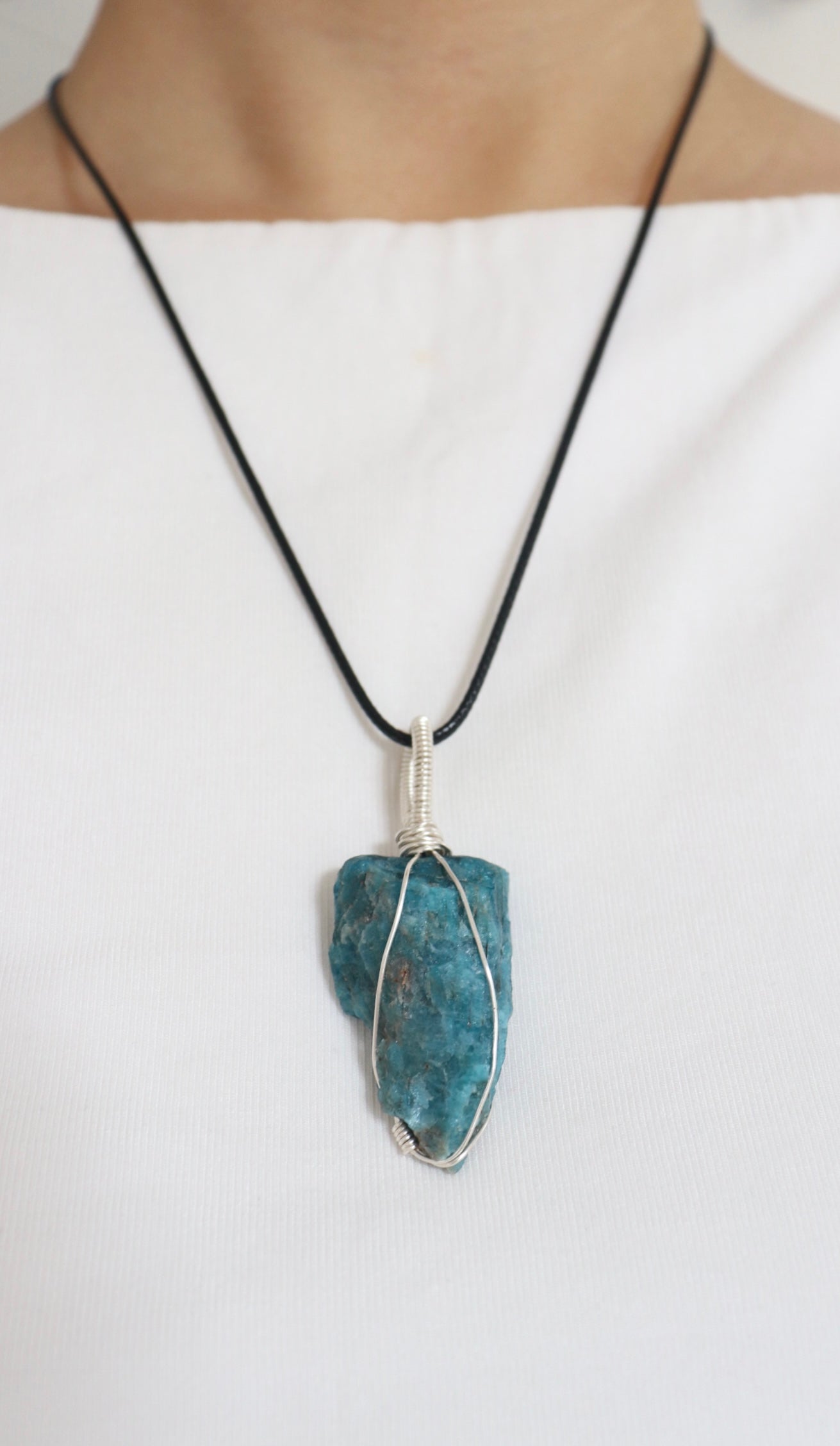 ｜人手繞線｜藍磷灰石吊墜(18.7g)｜Blue Apatite Pendant (18.7g) With Hand - Wrapped Wire