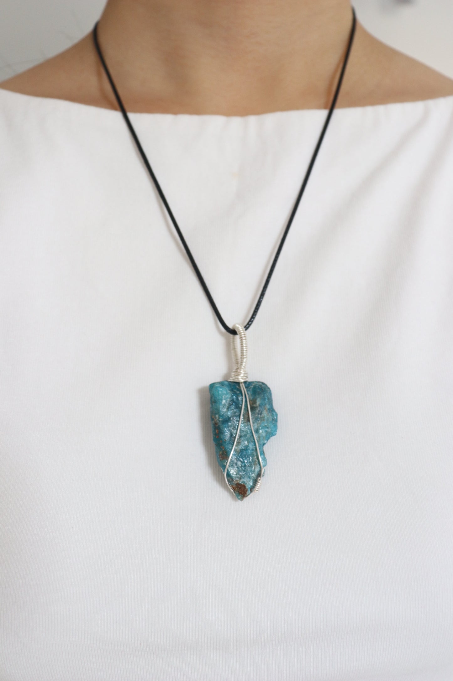 ｜人手繞線｜藍磷灰石吊墜(18.7g)｜Blue Apatite Pendant (18.7g) With Hand - Wrapped Wire