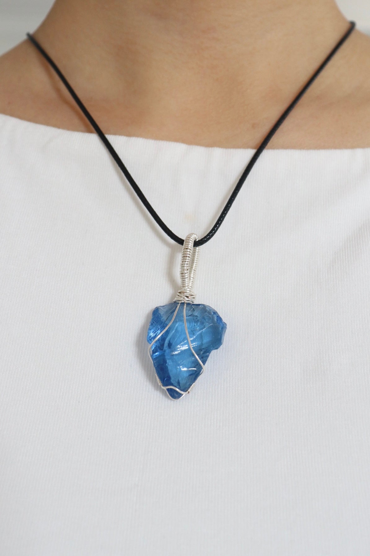 ｜人手繞線｜ Andara 藍晶吊墜(10.1g)｜Andara Blue Crystal Pendant With Hand - Wrapped Wire (10.1g)
