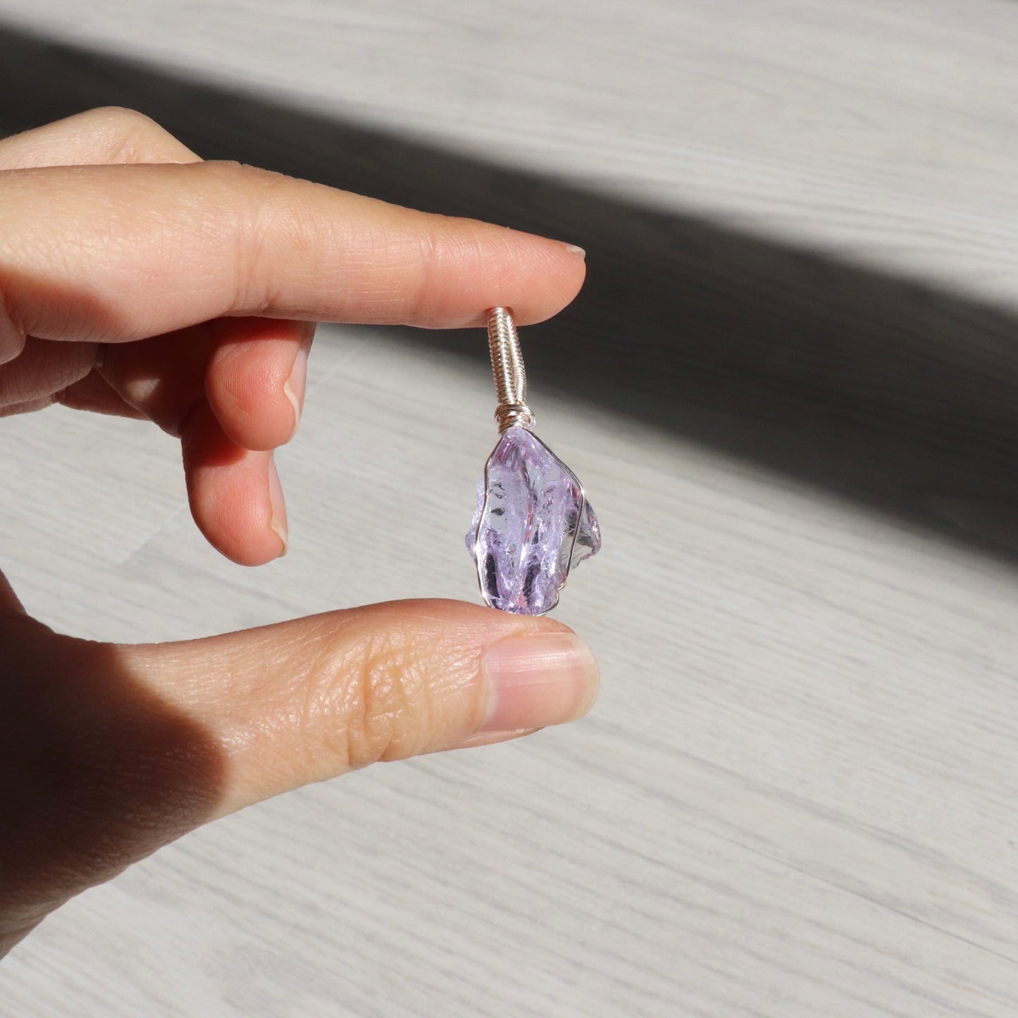 ｜人手繞線｜ Andara 淡紫水晶吊墜(3.9g)｜Andara Lilac Crystal Pendant (3.9g) With Hand - Wrapped Wire