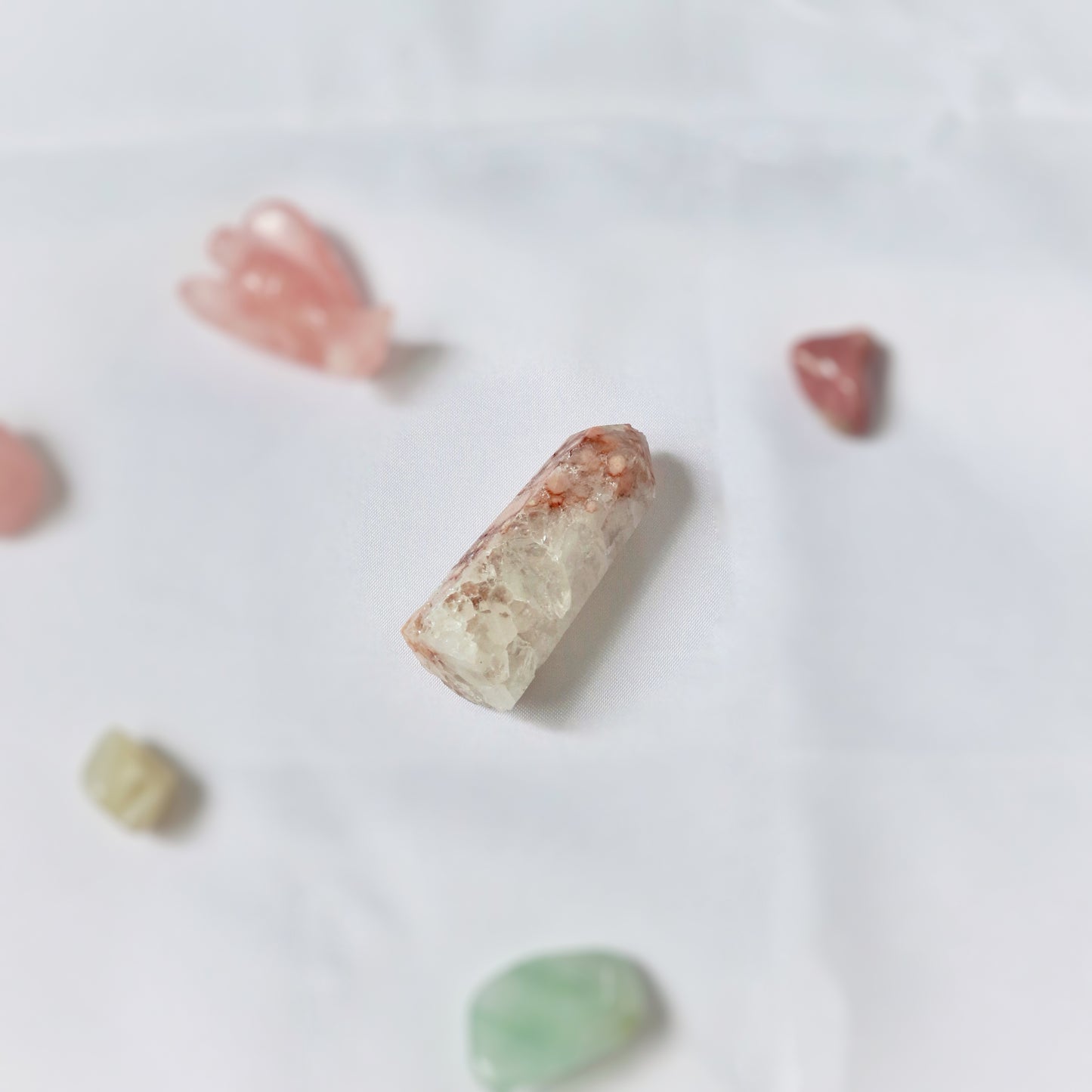 櫻花瑪瑙 X 白水晶共生迷你晶柱｜Cherry Blossom Agate with White Crystal Mini Tower