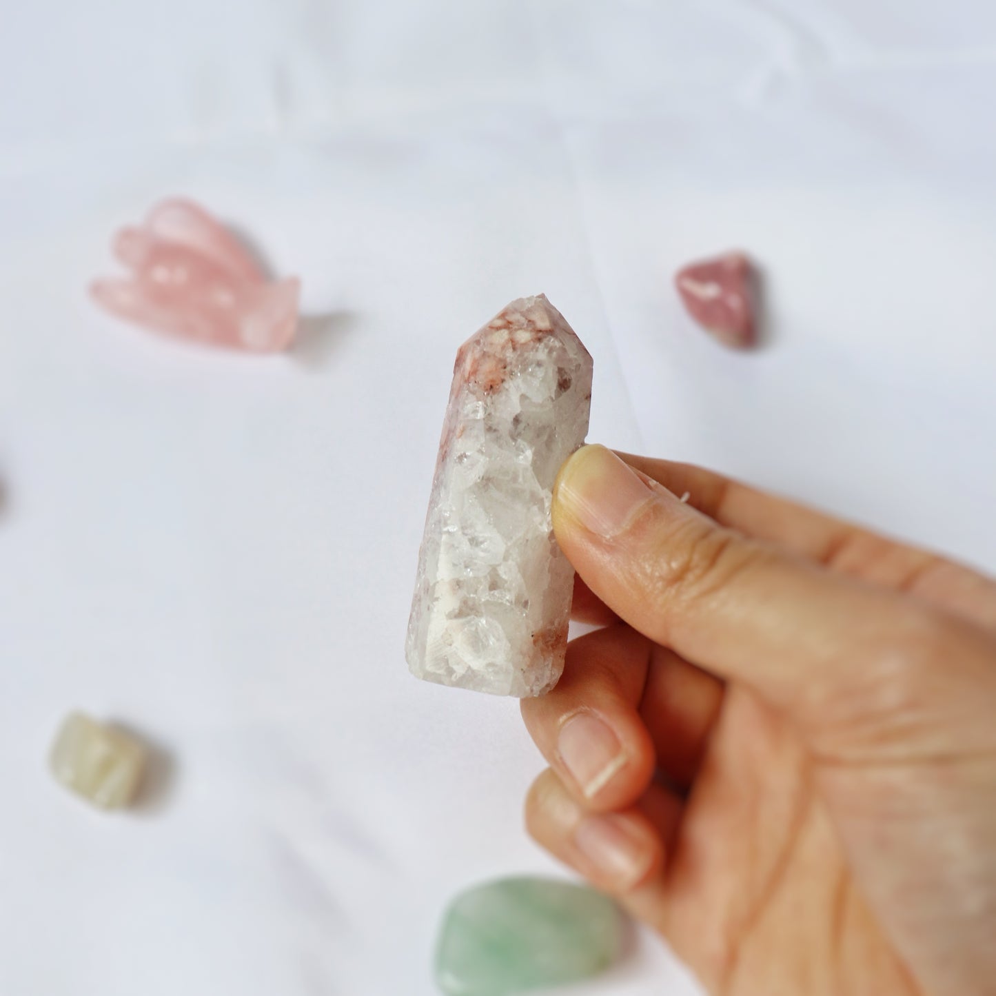 櫻花瑪瑙 X 白水晶共生迷你晶柱｜Cherry Blossom Agate with White Crystal Mini Tower
