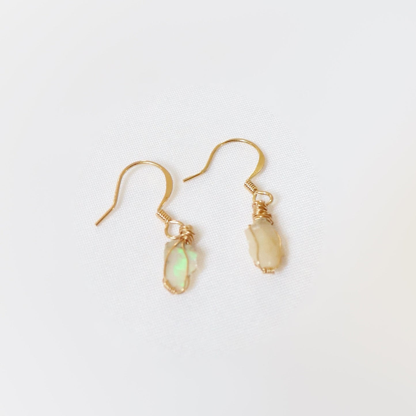 ｜人手繞線｜澳寶原石耳環｜Opal Raw Charm Earrings With Hand - Wrapped Wire
