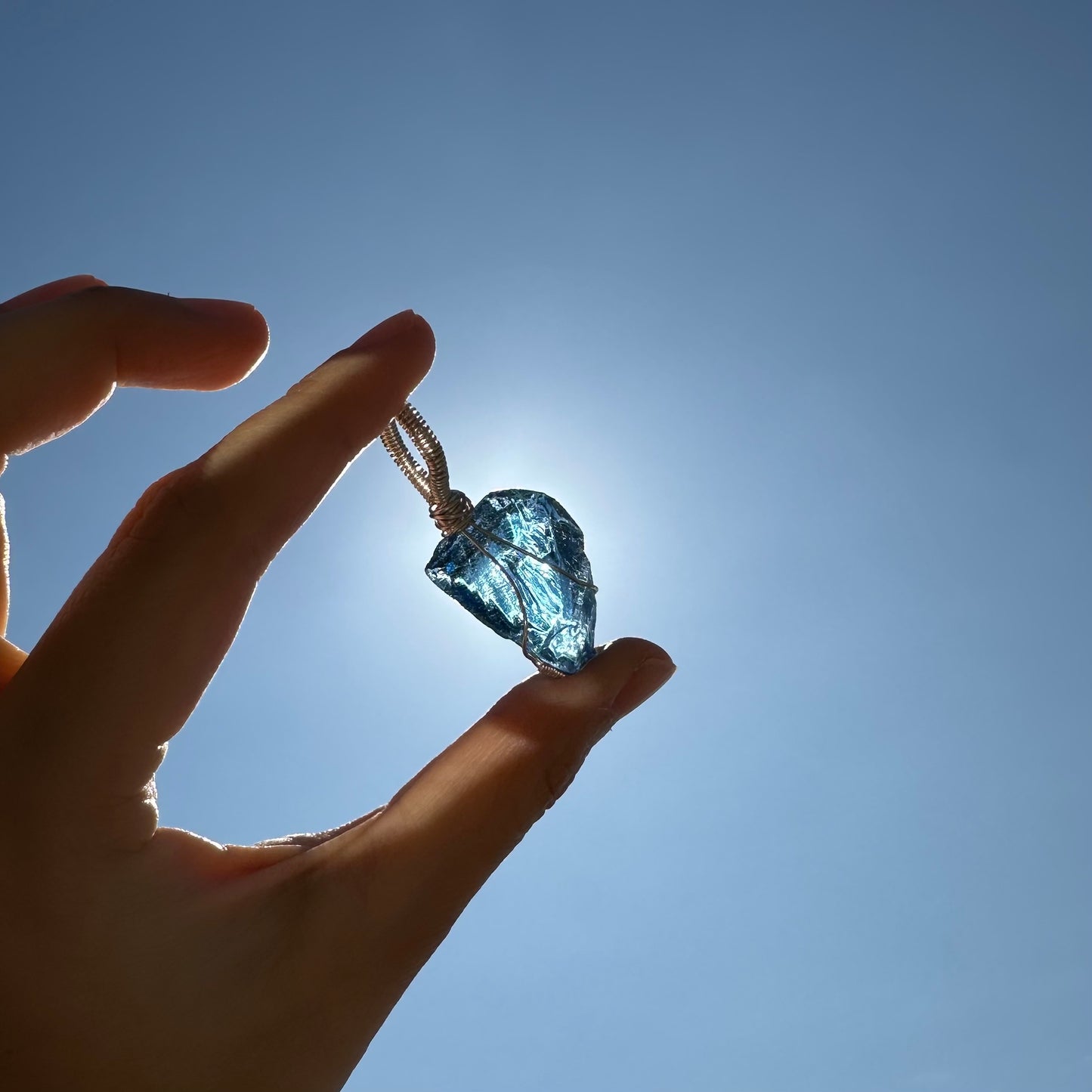 ｜人手繞線｜ Andara 藍晶吊墜(10.1g)｜Andara Blue Crystal Pendant With Hand - Wrapped Wire (10.1g)
