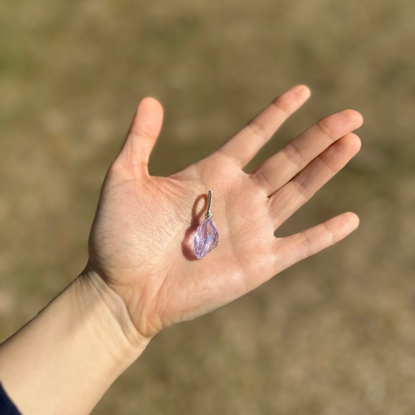 ｜人手繞線｜ Andara 淡紫水晶吊墜(3.9g)｜Andara Lilac Crystal Pendant (3.9g) With Hand - Wrapped Wire